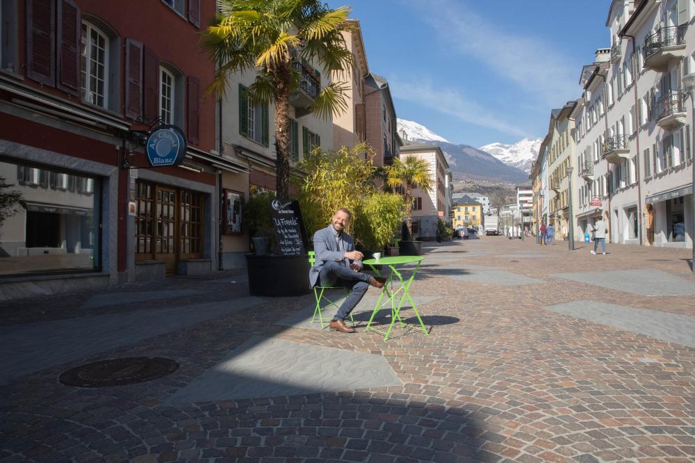 Le restaurant des parents d’Ismaël se situe dans la rue du Grand-Pont, un quartier qui lui est cher.