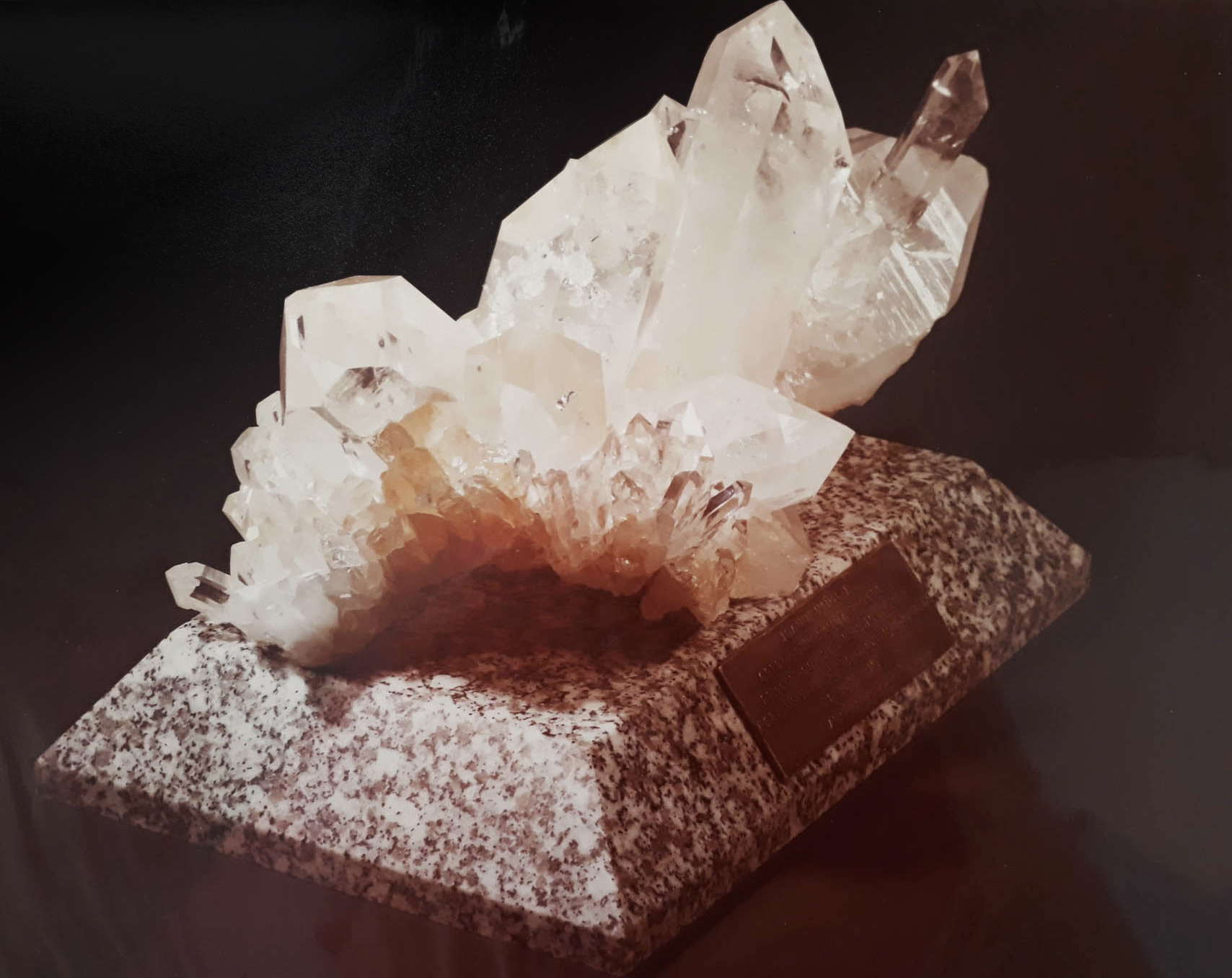 Aufnahme des Geschenks (Bergkristall und Gedenktafel) des Staatsrates an Papst Johannes Paul II.