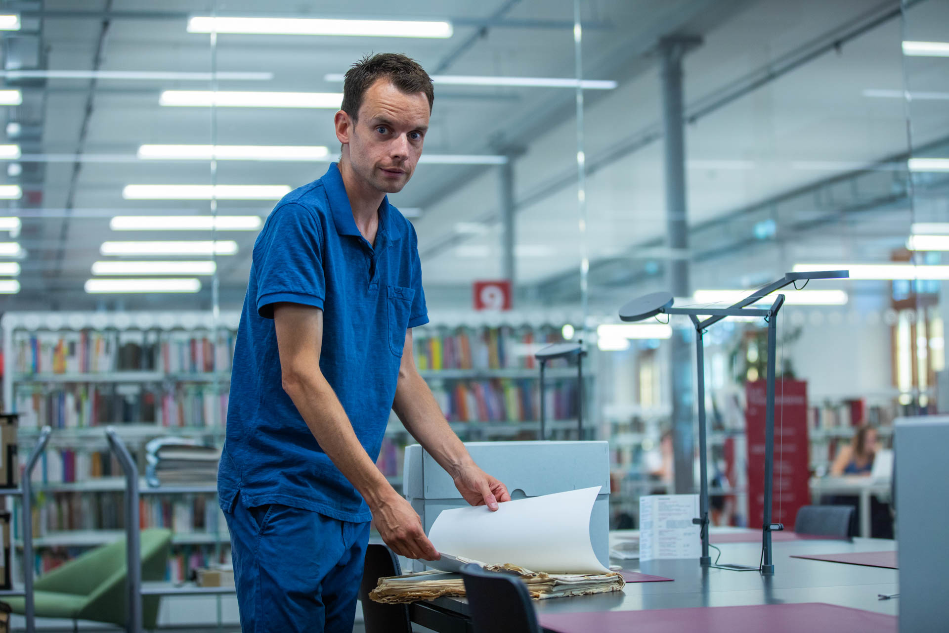 Jean-Pierre Theytaz ist für den Empfang und die Leihgaben des Staatsarchivs verantwortlich.