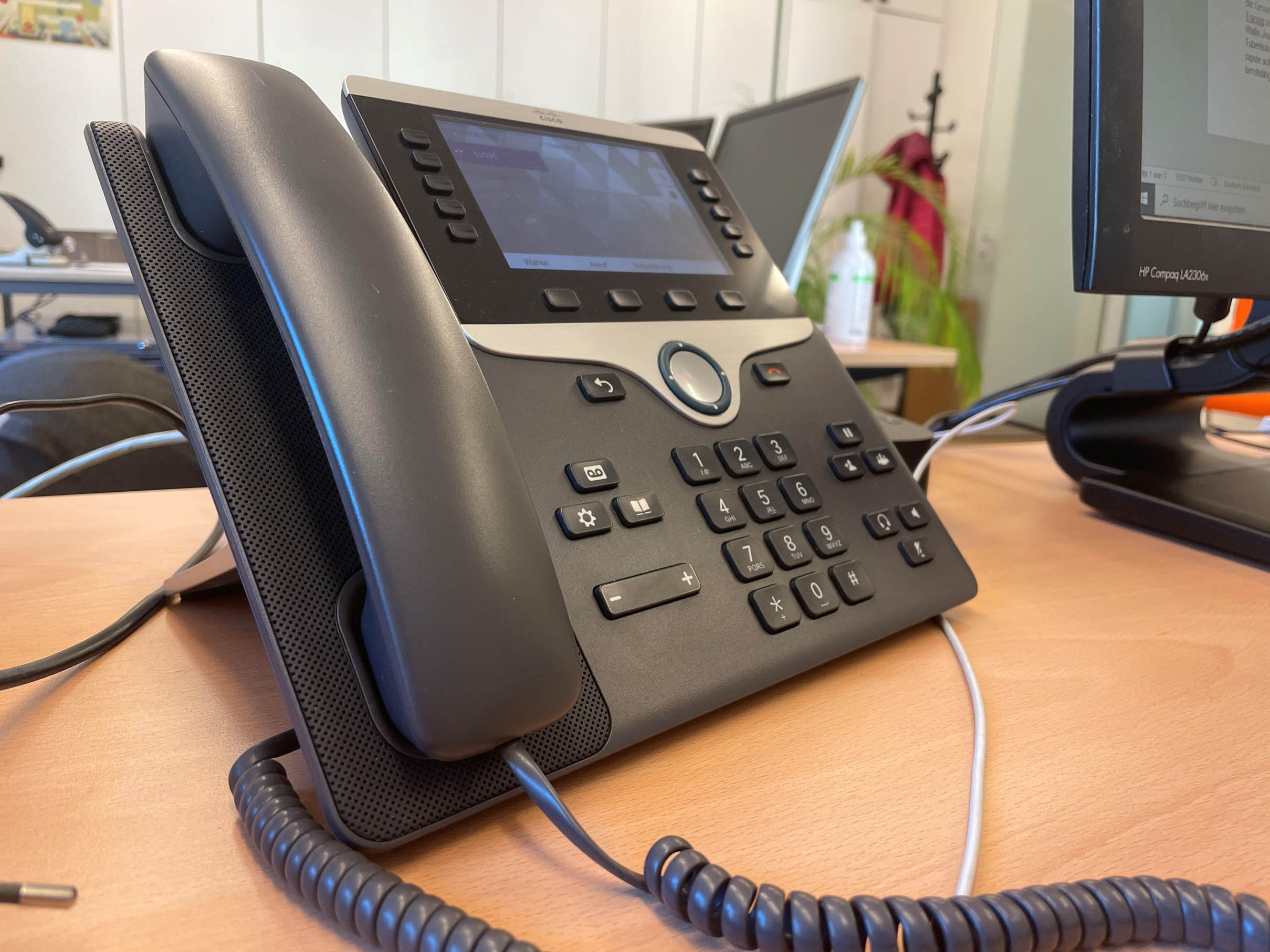 Les téléphones du Service de la santé publique ne cessaient de sonner du matin au soir.